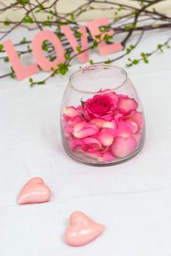 glass vase, Heart, Hybrid Tea, Mothers Day, petals, Valentine Day