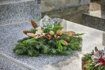 Angel, Cemetery, Grab, Grabdekoration, Grave Decoration, pinecone, Reisig